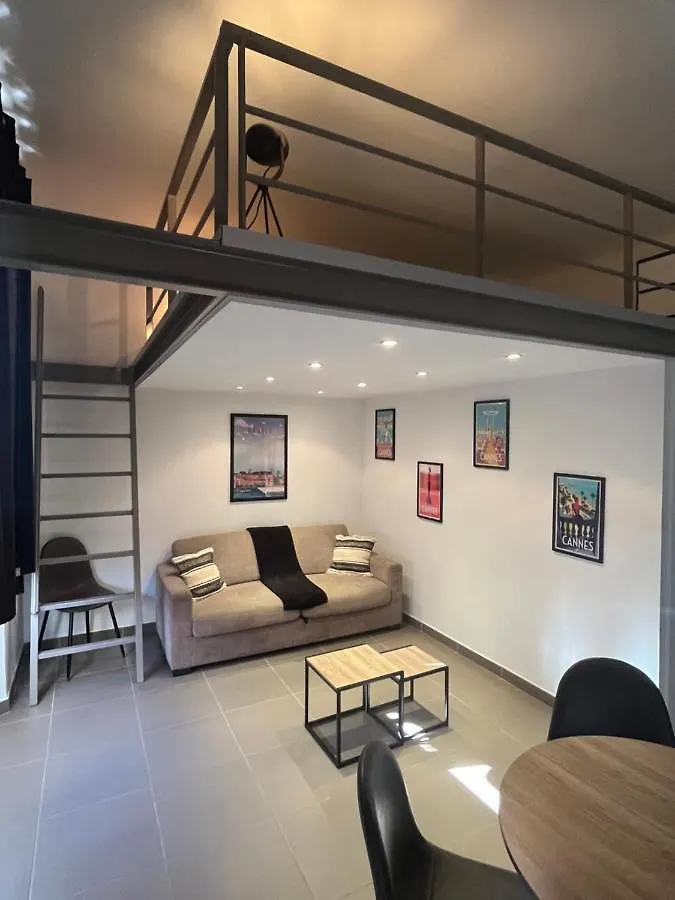 Loft Cannes Chaleureux - Climatisation - Wifi - 650 M Du Palais Des Festivals, Plage 0*,  França